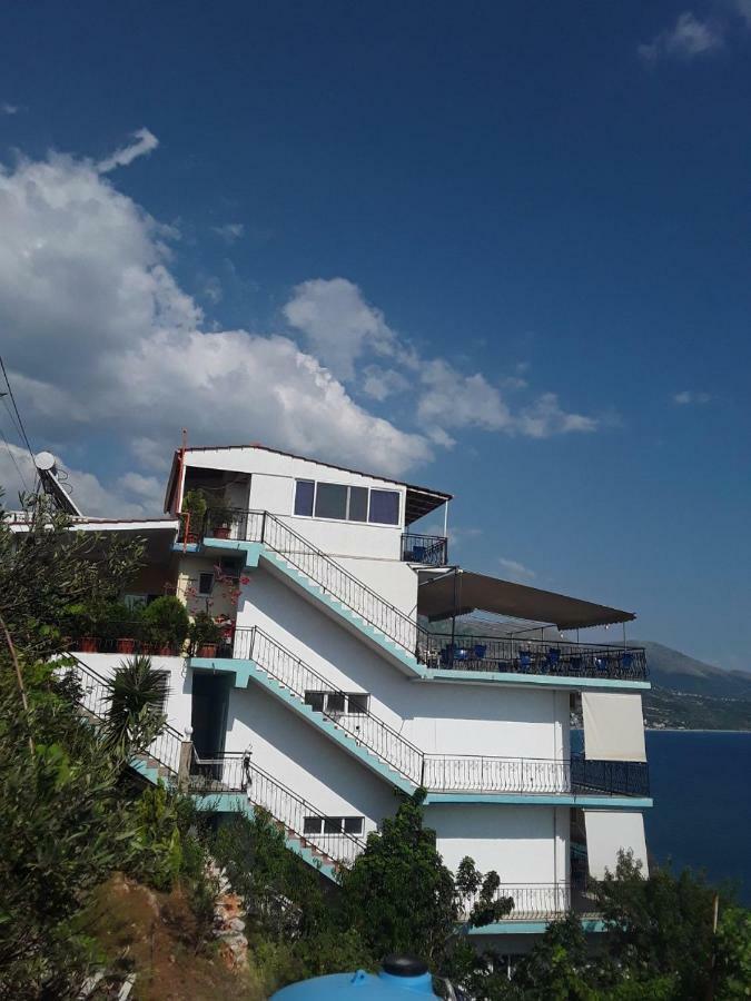 Odhisea Hotel Restaurant Qeparo Exterior photo